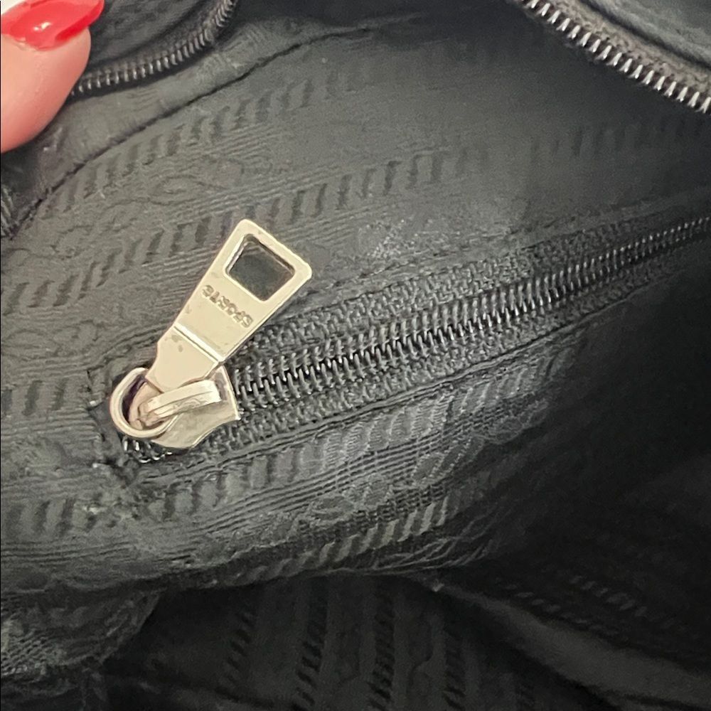 Vintage Prada black nylon handbag - Picture 9 of 9